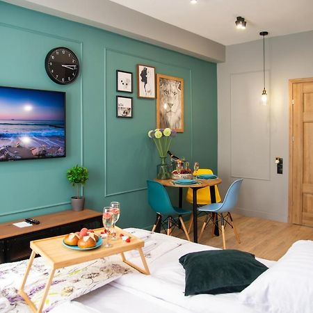 Maya'S Flats & Resorts 60 - Most Milosci Гданск Екстериор снимка